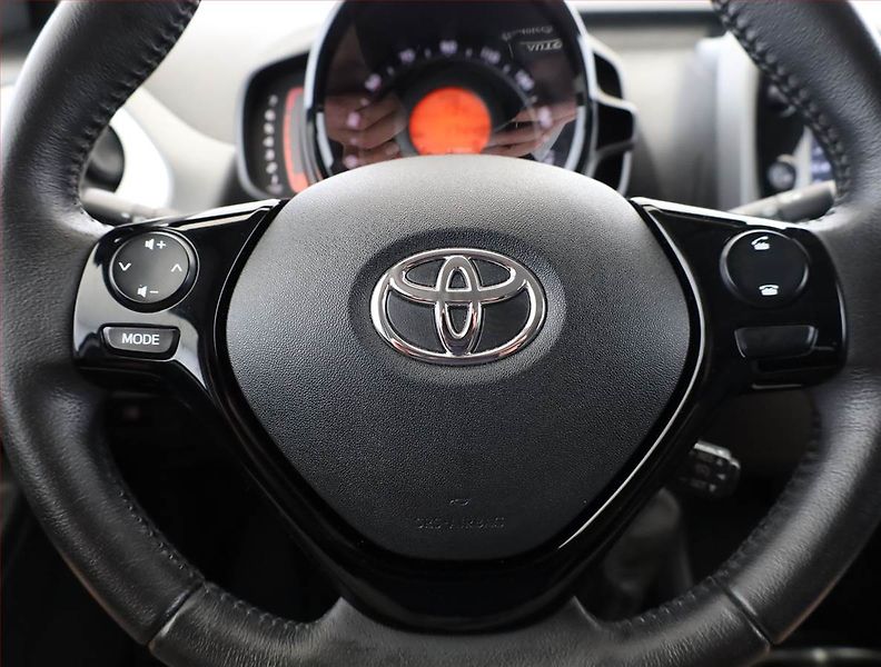 Toyota Aygo (2020) 1.0 VVT-i, Serv.kniha - fotka 10 z 16