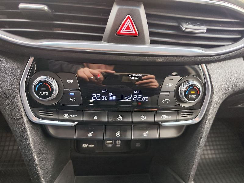 Hyundai Santa Fe 2.0 CRDI/110kW Smart Success - fotka 23 z 34