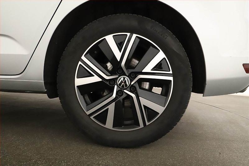 Volkswagen Touran (2020) Highline 2.0 TDI, Automat - fotka 12 z 21