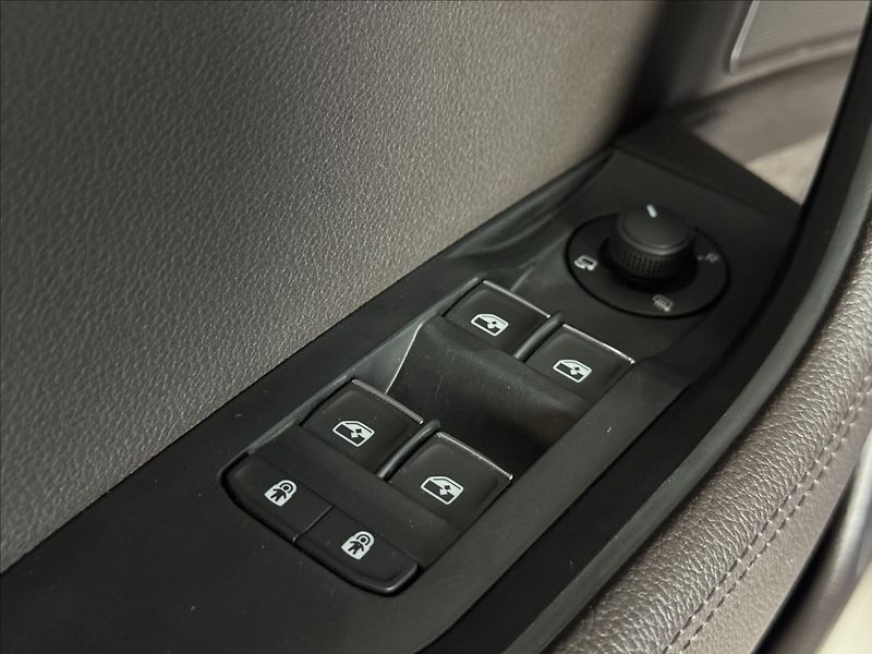 Škoda Superb 1,4 TSi  DSG iV L&K LED Assist - fotka 23 z 50