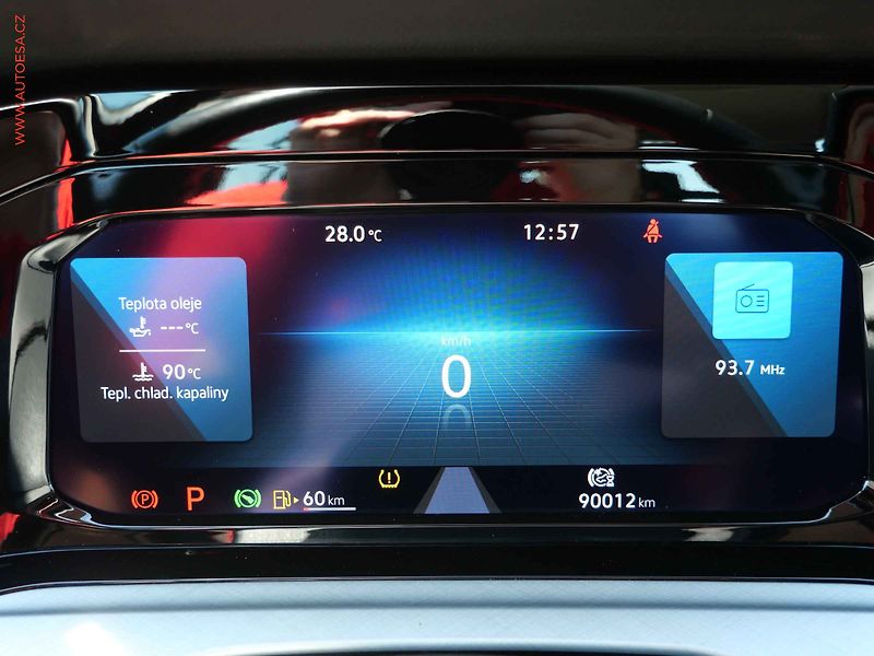 Volkswagen Golf (2023) 1.0 eTSi, ČR, Life, AT, LED - fotka 18 z 31