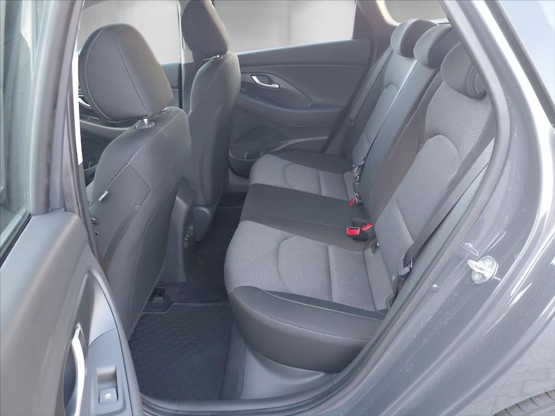 Hyundai i30 1,0   1.0 T-GDi Smart - fotka 13 z 20