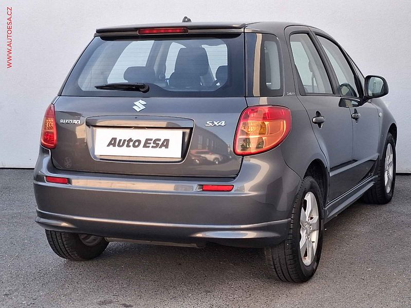 Suzuki SX4 (2010) 1.6VVT, City+, výhřev sed - fotka 4 z 15