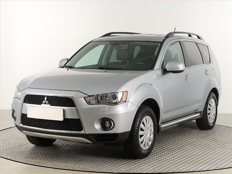 Mitsubishi Outlander (2010) 2.2 DI-D, 4X4, Automat - fotka 2 z 21