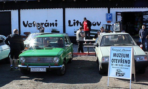 První zastávkou páteční jízdy na našem území bude Litvínov a zdejší auto retro muzeum Veteráni., zdroj: Deník/Edvard D. Beneš