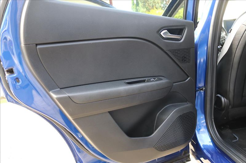 Renault Captur (2020) 1,6 Intens E-TECH Plug-in - fotka 60 z 71
