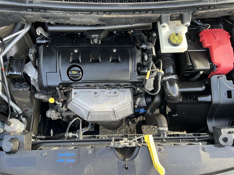 Peugeot Partner Tepee 1.6i KLIMA KOUPENO V ČR 1.MAJ. - fotka 31 z 37