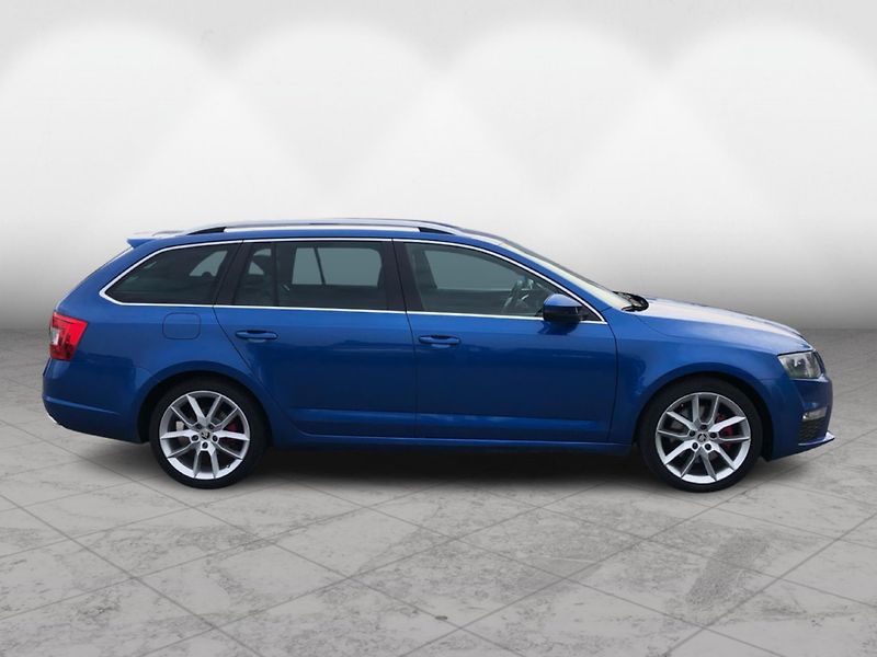 Škoda Octavia Combi 2,0 TDI RS - fotka 8 z 30
