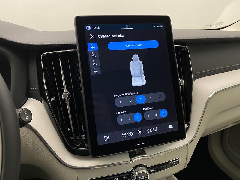 Volvo XC60 T8 AWD RECHARGE DARK ULTRA CZ - fotka 62 z 66