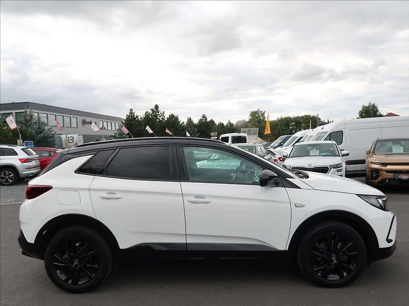 Opel Grandland 1,2 Turbo,96kW,1majČR,ser.kn. - fotka 6 z 28