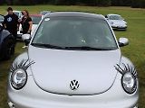 Z 33. Mezinárodního srazu Beetle a New Beetle na téma Naruby u zámku Kačina ve Svatém Mikuláši.