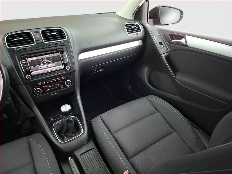Volkswagen Golf (2011) Comfortline 1.6 TDI, Tempomat - fotka 8 z 17