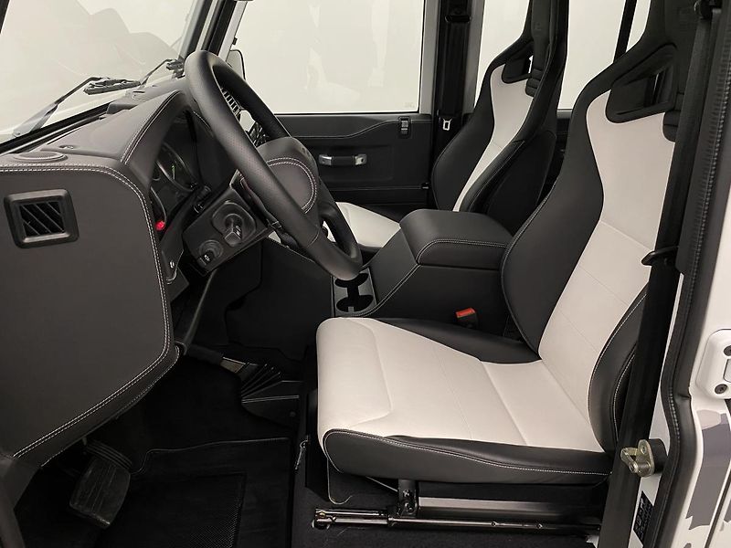 Land Rover Defender (2023) WORKS V8 TROPHY II 1 z 25 - fotka 10 z 40