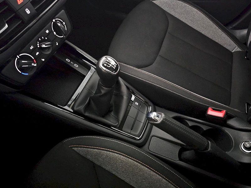 Škoda Scala (2024) 1.0TSI 85kW SELECTION TAŽNÉ - fotka 23 z 27