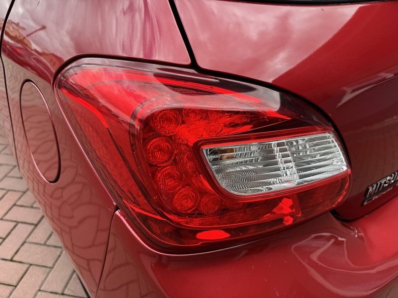Mitsubishi Space Star (2018) 1.2i Mivec Navi Automat DAB - fotka 44 z 50