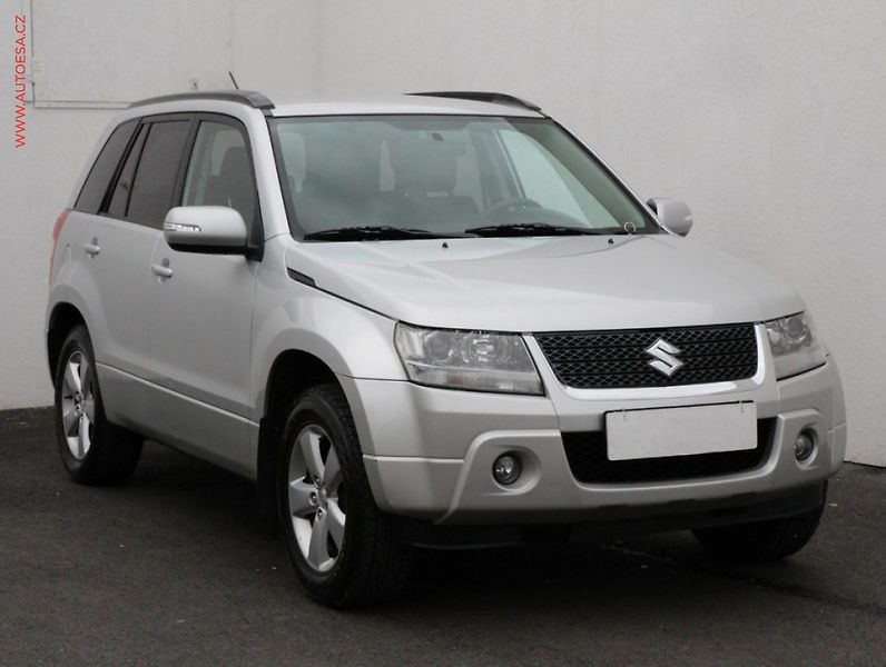 Suzuki Grand Vitara (2008) 2.0i 4x4, AC - fotka 1 z 3