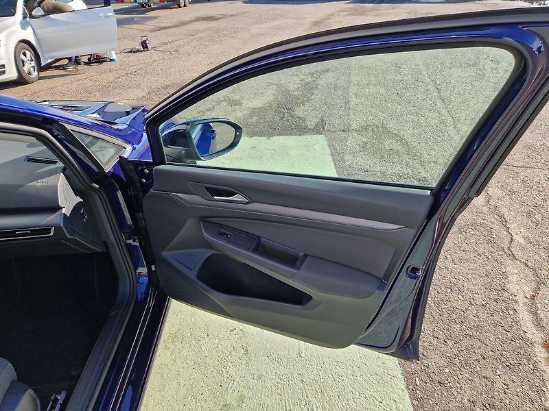 Volkswagen Golf Style 1.5 TSI - fotka 27 z 36