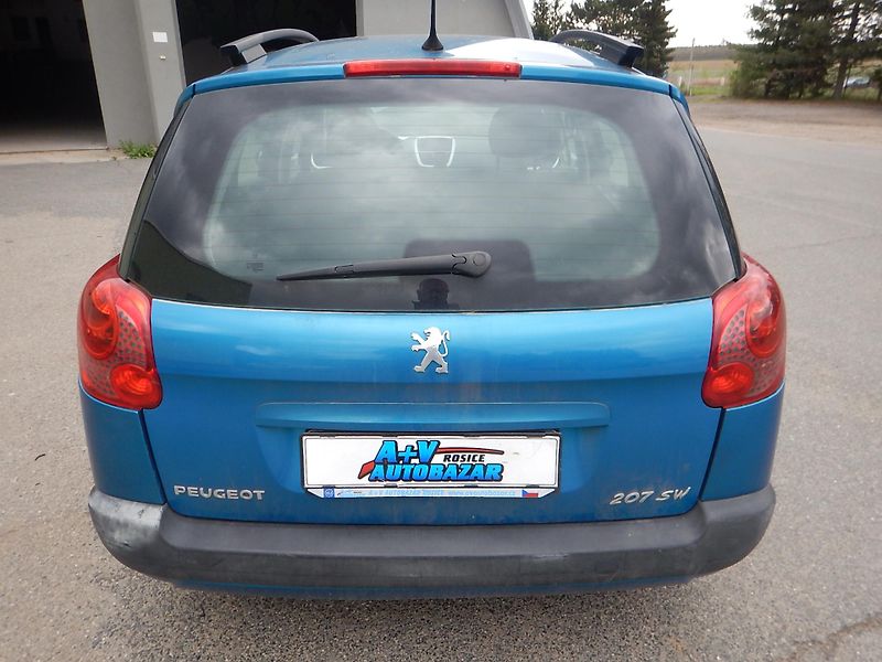 Peugeot 207 1.6 Hdi - fotka 7 z 10