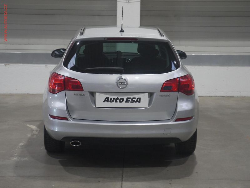Opel Astra (2011) 1.4T, AC, tempo - fotka 5 z 14