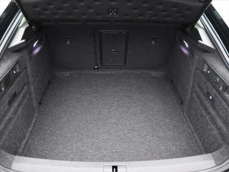 Škoda Superb 2,0 TDI 147kW Style 4x4 Kůže - fotka 10 z 35