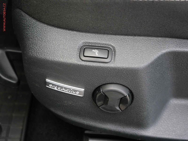 Volkswagen Golf (2017) 1.6TDi, ČR, Comfortline - fotka 13 z 21