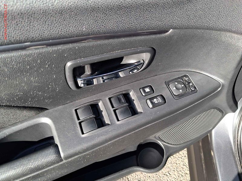 Mitsubishi ASX (2014) 1.6 MiVEC, Xenon, kamera, - fotka 11 z 19