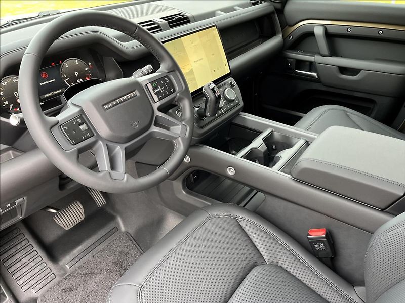 Land Rover Defender (2026) 110 D250 X-DYNAMIC SE - fotka 12 z 32