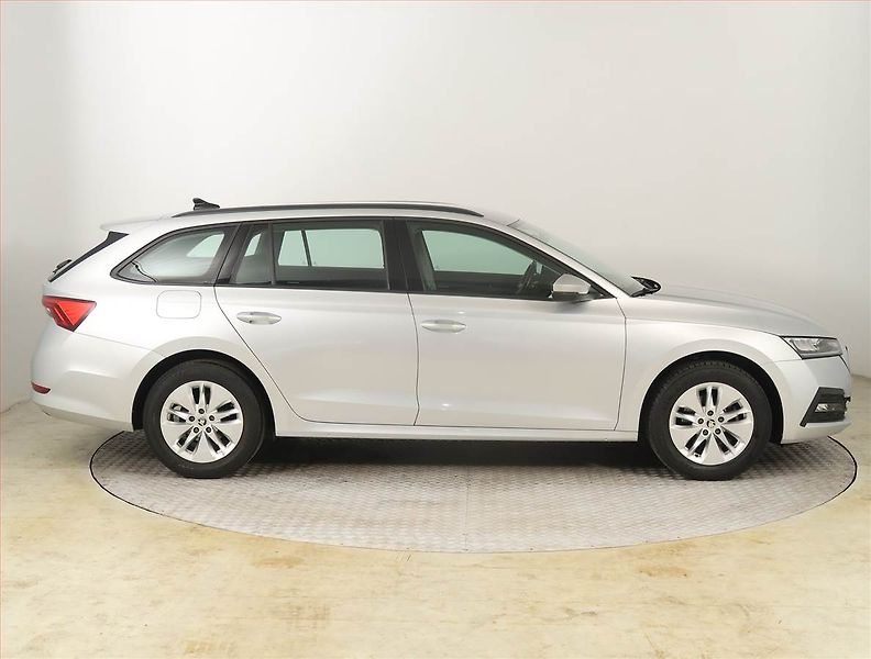 Škoda Octavia (2023) Ambition 2.0 TDI - fotka 6 z 18