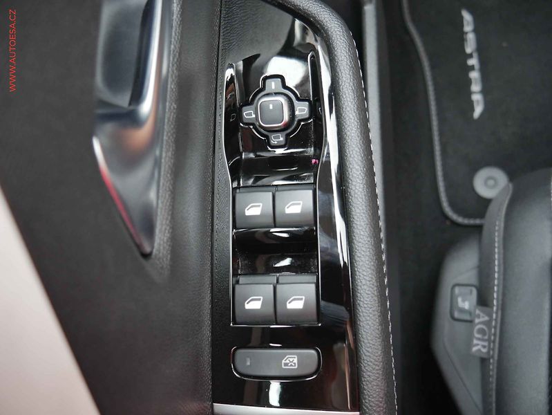 Opel Astra (2023) 1.2PT, 1.maj,ČR, Elegance - fotka 13 z 15