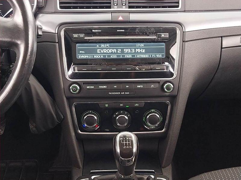 Škoda Superb (2012) 1.8 TSI, Serv.kniha, Xenony - fotka 12 z 16
