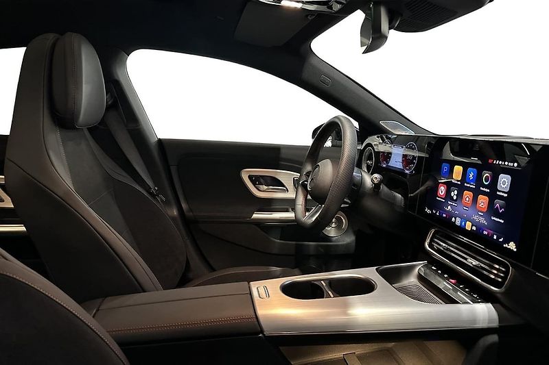 Mercedes-Benz CLA 350 4M AMG Pano 360 Burm HuD - fotka 11 z 25