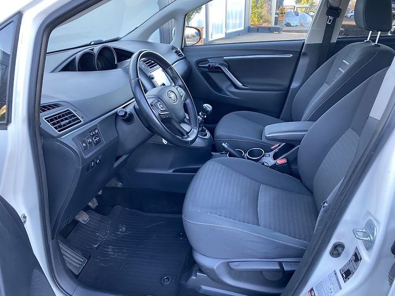 Toyota Verso 1.8i, ČR, Active Trend, tažné - fotka 10 z 32