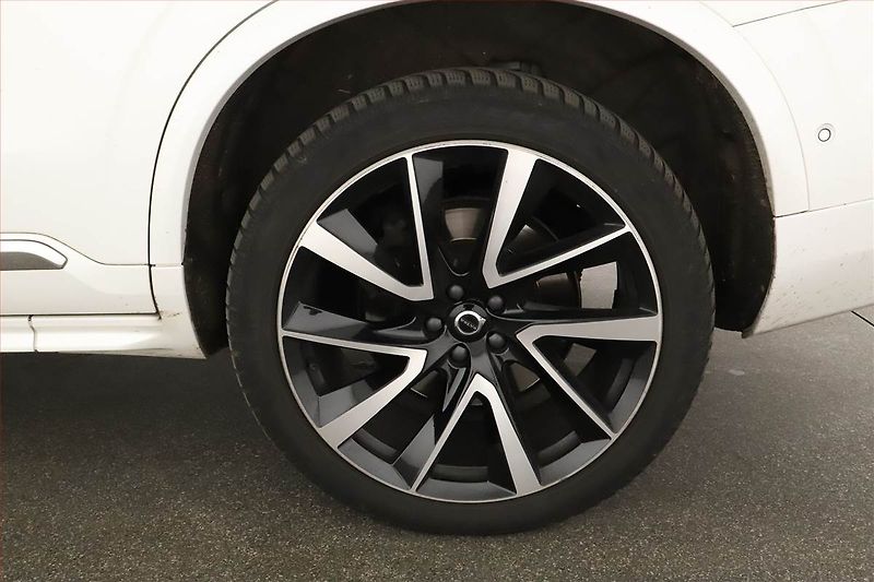 Volvo XC90 (2024) B5 AWD - fotka 20 z 20