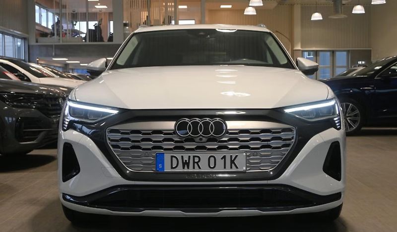 Audi Q8 e-tron 55 Q 360k Pano Tažné BLIS - fotka 5 z 27