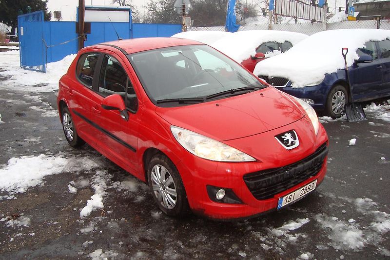Peugeot 207 (2010) 1.4i, Zakoup.v ČR, Naj.70 Tis. - fotka 9 z 52