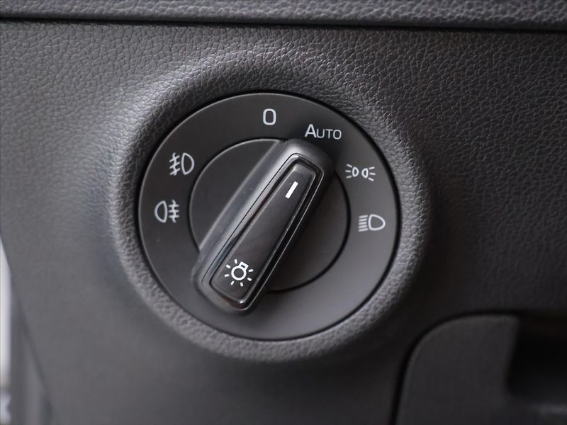 Škoda Karoq 2,0 TDI 110kW 4x4 CZ LED 2.Maj - fotka 15 z 33
