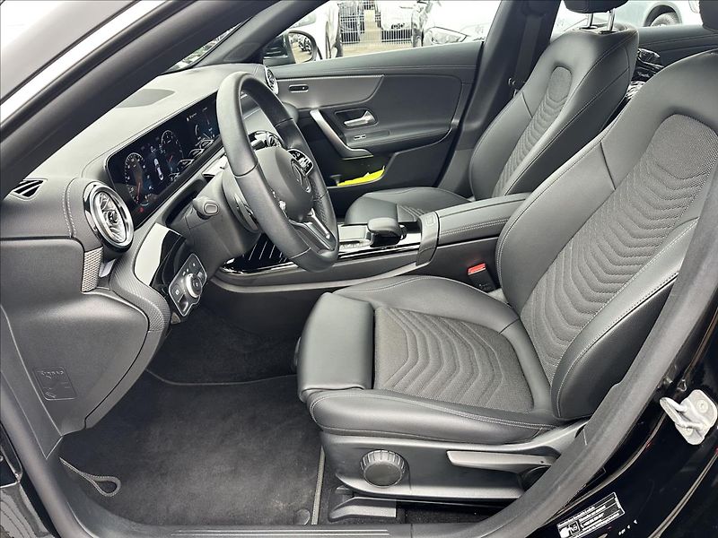 Mercedes-Benz CLA 200 PROGRESSIVE - fotka 10 z 11