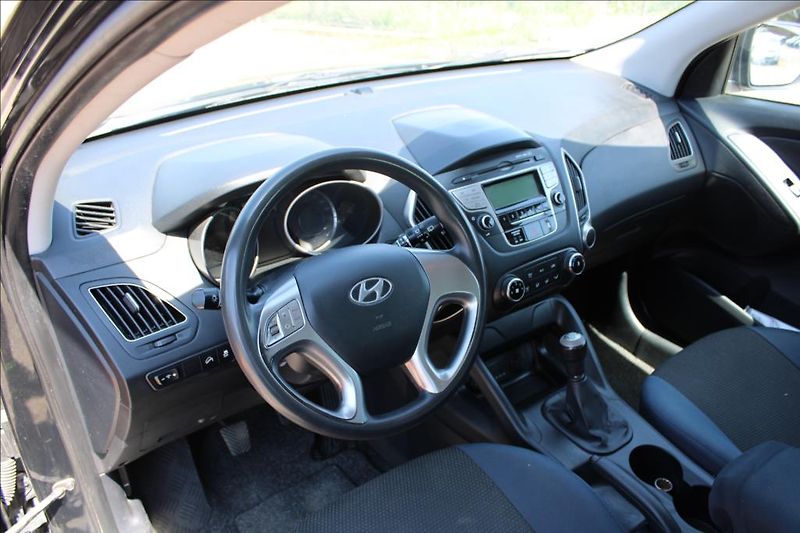 Hyundai ix35 2,0 i  KLIMA,STK 5/2028,TAŽNÉ - fotka 10 z 30
