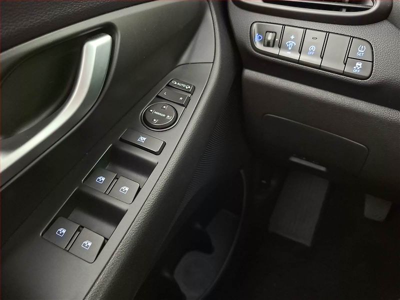 Hyundai i30 (2022) 1.0 T-GDI, Serv.kniha - fotka 17 z 18