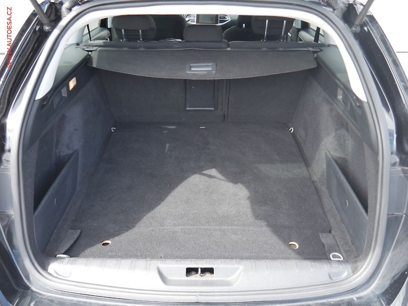 Peugeot 308 (2016) 1.6HDI, navi, autoAC - fotka 7 z 18