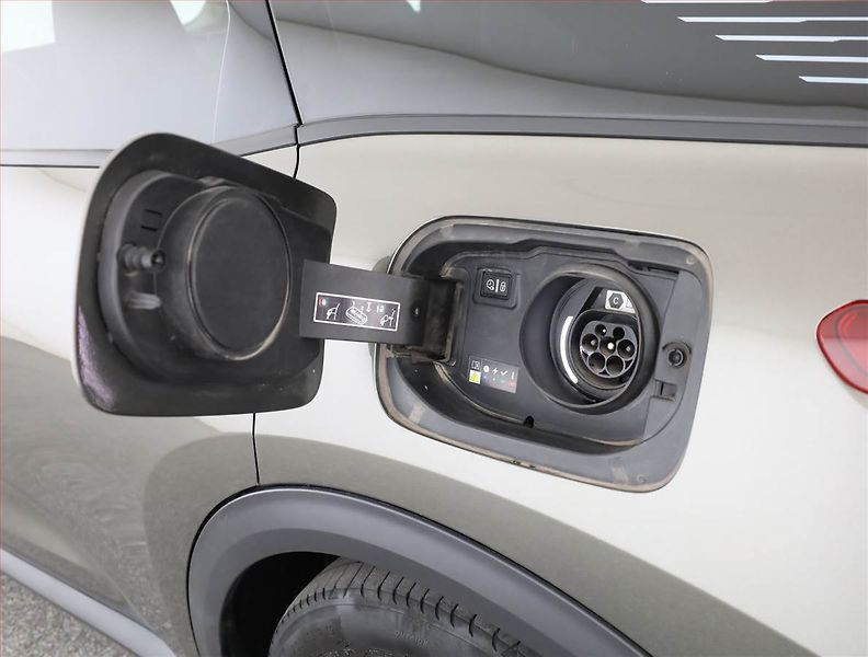 Citroën C5 X (2022) Plug-in Hybrid 225 - fotka 22 z 23