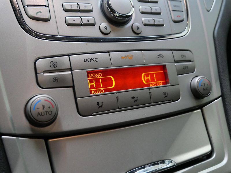 Ford Mondeo - fotka 15 z 19