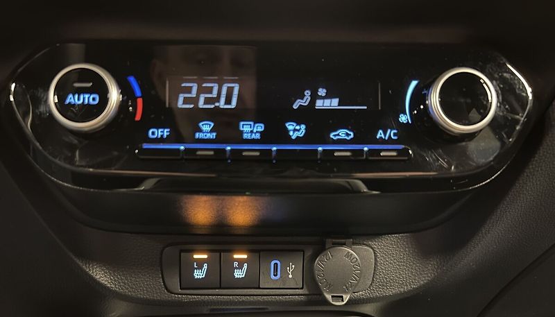 Toyota Aygo 1.0 STYLE TECH VISION - fotka 7 z 16