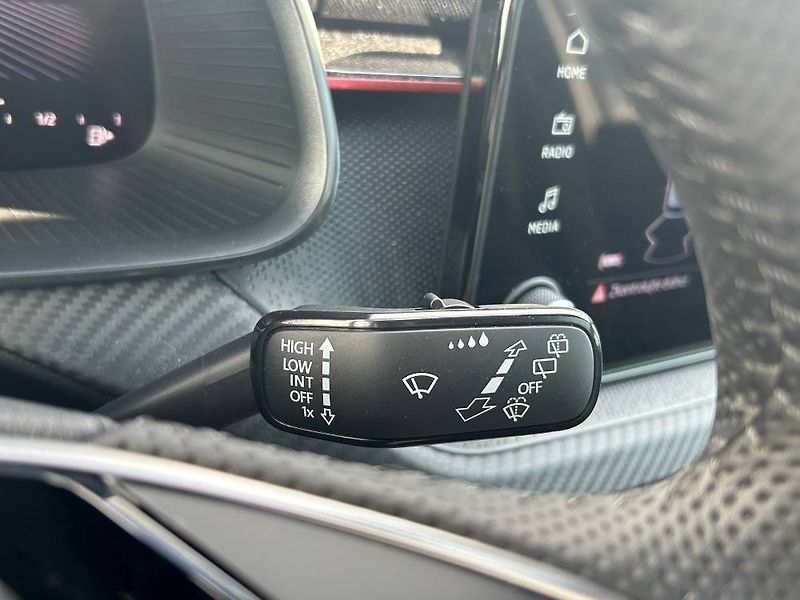 Škoda Kamiq Monte Carlo 6MP 1,0TSI - fotka 15 z 24