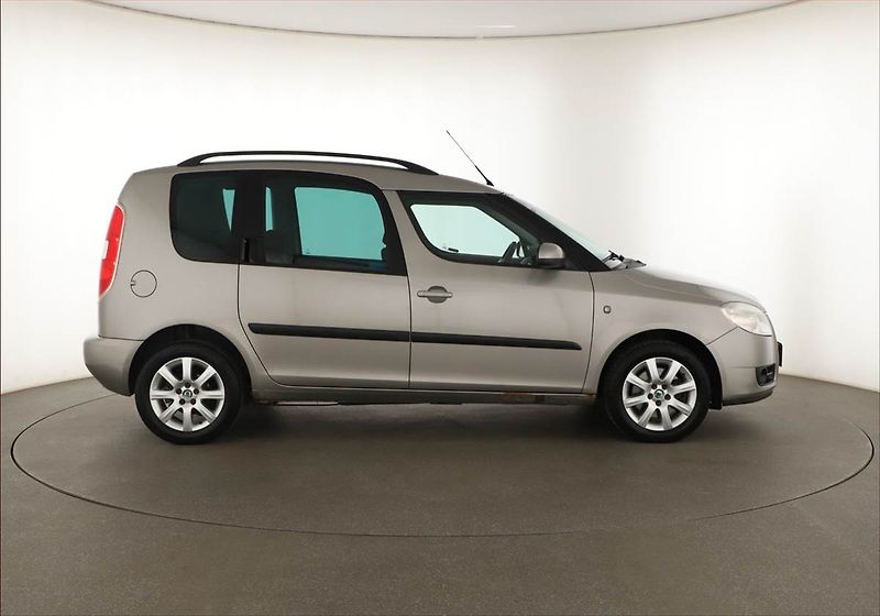 Škoda Roomster (2009) Style 1.6 16V, Serv.kniha - fotka 6 z 12