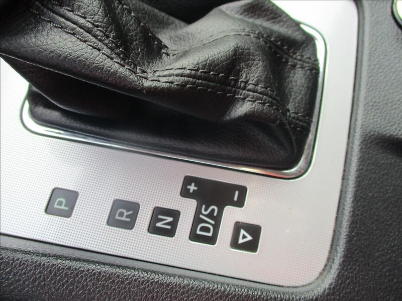 Škoda Octavia 1,6 TDI, DSG,tažné,serv.kniha, - fotka 26 z 44