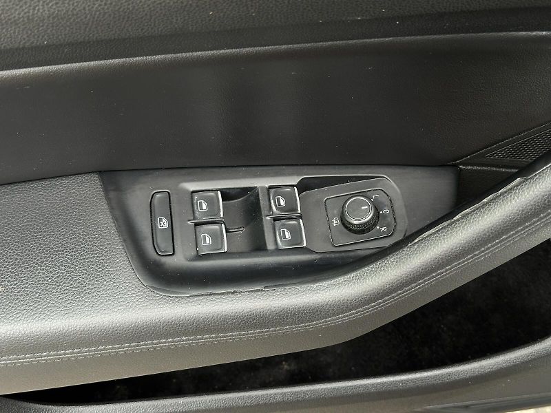 Volkswagen Passat 2.0TDi 4x4 DSG 190PS Kůže ACC - fotka 14 z 40