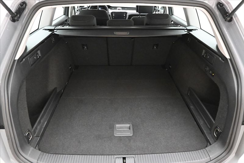 Volkswagen Passat 2,0 TDI 110 kW DSG Business Zá - fotka 10 z 32