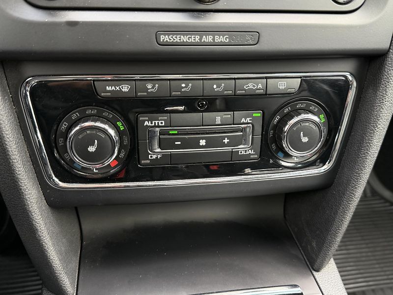 Škoda Superb 2.0 TDI DSG / 125 kW Elegance - fotka 17 z 25