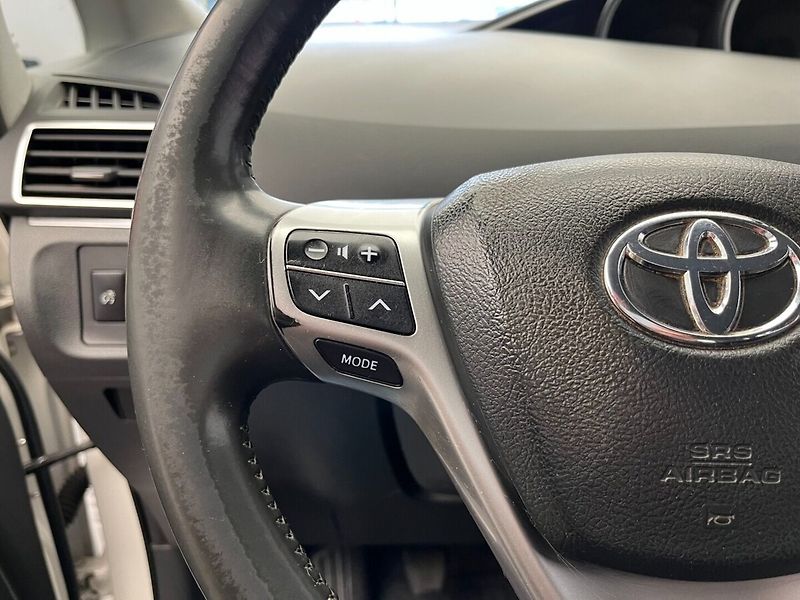 Toyota Verso 1.8 Valvematic Active - fotka 14 z 24